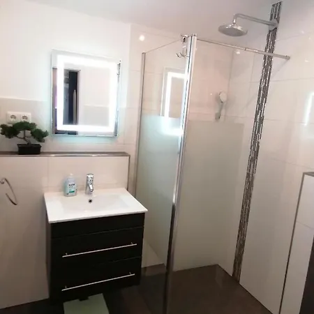 Dohlennest, Helle Moderne Fuer 4 Personen Apartmán *